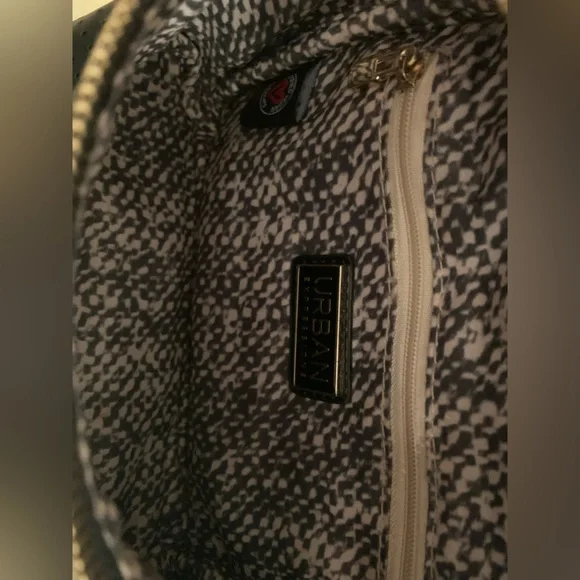 NWOT Urban Expresssions Black Hawthorn Perforated Belt Bag. - Picture 11 of 13